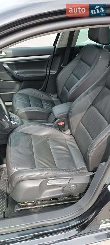 Универсал Volkswagen Golf 2009 в Здолбунове