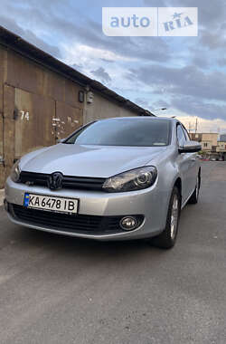 Хетчбек Volkswagen Golf 2010 в Києві