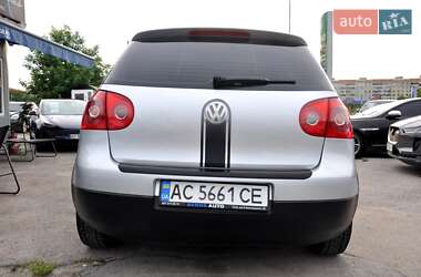 Хетчбек Volkswagen Golf 2005 в 