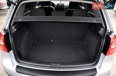Хетчбек Volkswagen Golf 2005 в 