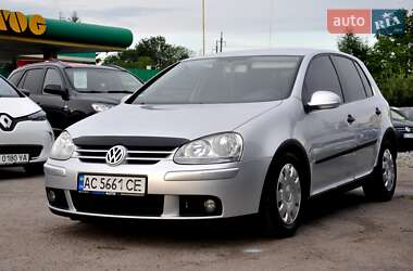 Хетчбек Volkswagen Golf 2005 в 