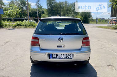 Хетчбек Volkswagen Golf 2003 в Луцьку