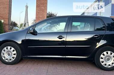 Хэтчбек Volkswagen Golf 2005 в Виннице