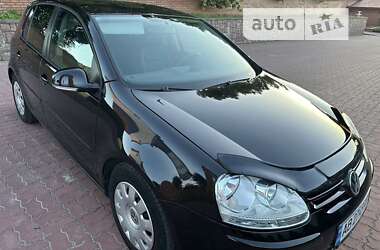 Хэтчбек Volkswagen Golf 2005 в Виннице