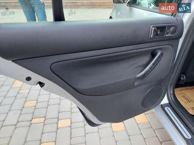 Универсал Volkswagen Golf 2002 в Одессе