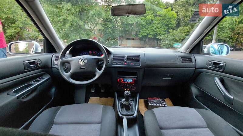 Универсал Volkswagen Golf 2002 в Одессе
