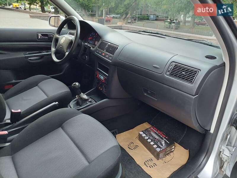 Универсал Volkswagen Golf 2002 в Одессе