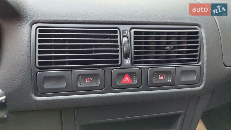 Универсал Volkswagen Golf 2002 в Одессе