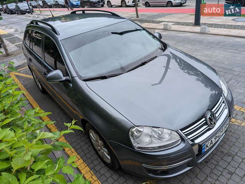 Універсал Volkswagen Golf 2009 в Києві
