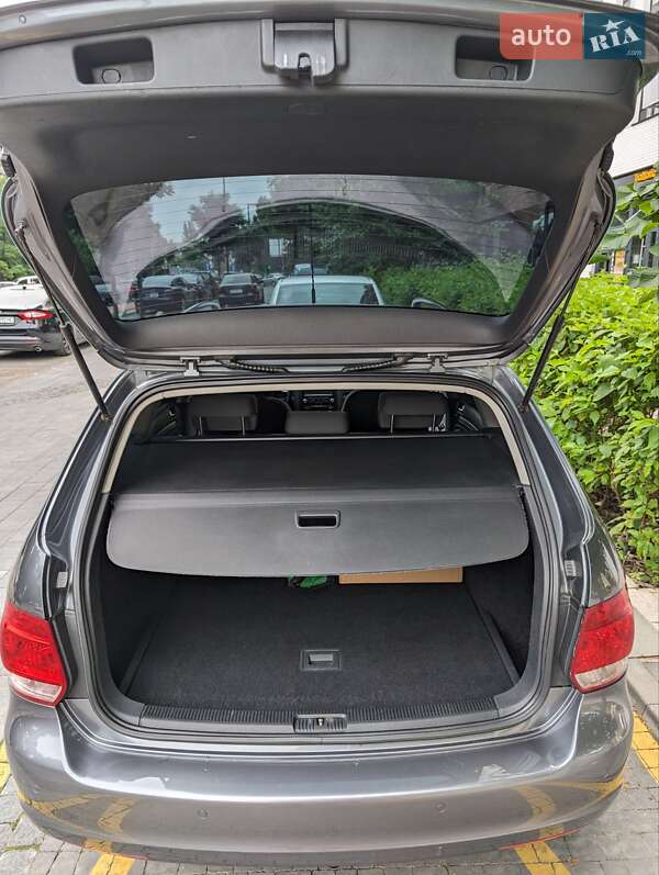 Універсал Volkswagen Golf 2009 в Києві