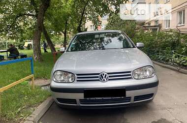 Хэтчбек Volkswagen Golf 2002 в Виннице