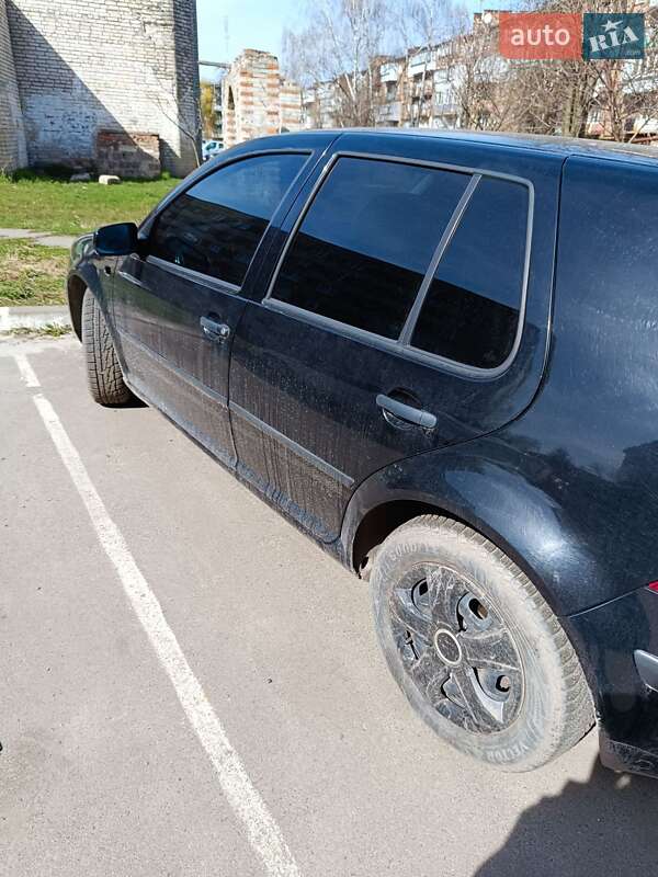 Хетчбек Volkswagen Golf 2001 в Соснівці