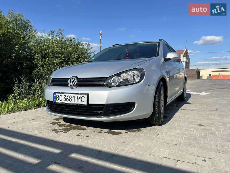 Универсал Volkswagen Golf 2010 в 