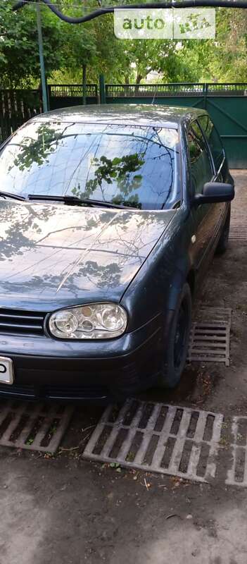 Хэтчбек Volkswagen Golf 1999 в Александровке