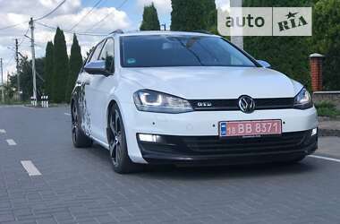 Універсал Volkswagen Golf 2015 в Сарнах