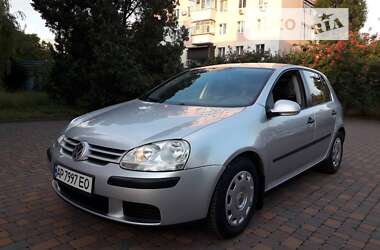 Хетчбек Volkswagen Golf 2005 в Черкасах