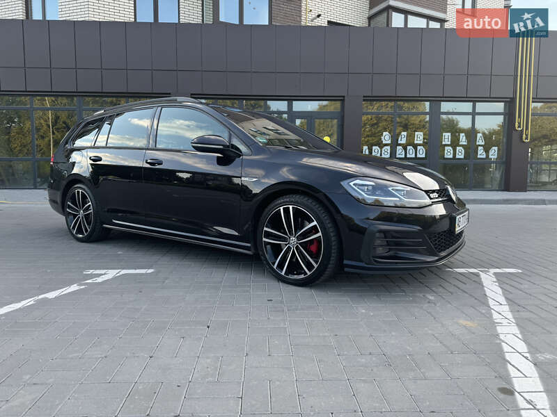 Универсал Volkswagen Golf 2018 в Виннице