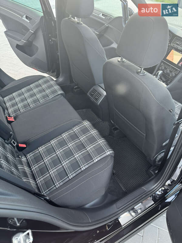 Универсал Volkswagen Golf 2018 в Виннице