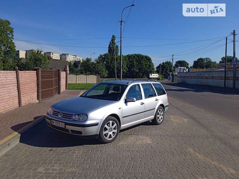 Универсал Volkswagen Golf 2004 в Луцке