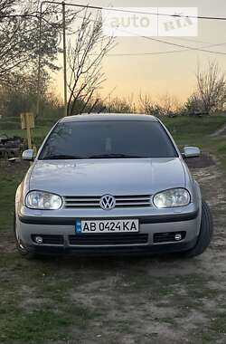 Хетчбек Volkswagen Golf 1998 в Оратові