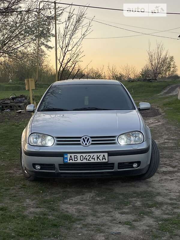Хетчбек Volkswagen Golf 1998 в Оратові