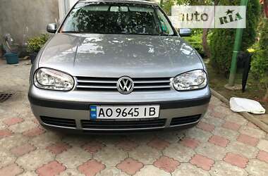 Хетчбек Volkswagen Golf 2002 в Мукачевому