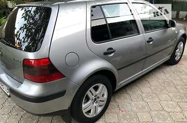 Хетчбек Volkswagen Golf 2002 в Мукачевому