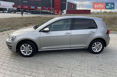 Хэтчбек Volkswagen Golf 2013 в Киеве