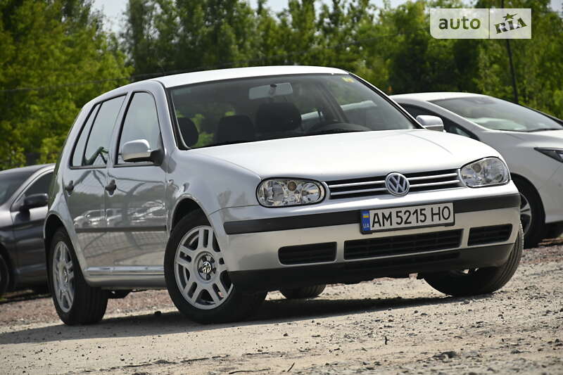 Хетчбек Volkswagen Golf 2001 в Бердичеві