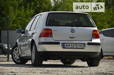 Хетчбек Volkswagen Golf 2001 в Бердичеві