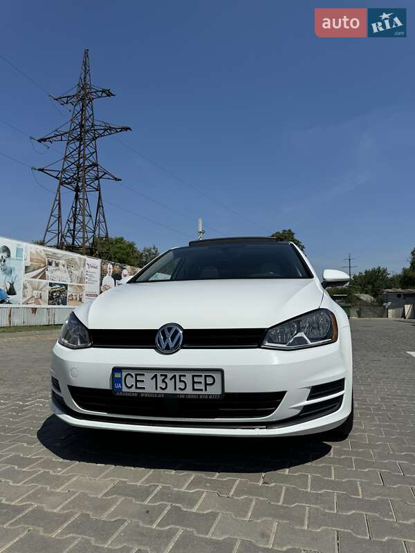 Хэтчбек Volkswagen Golf 2016 в Черновцах