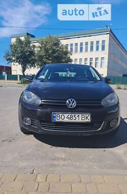 Хэтчбек Volkswagen Golf 2010 в Тернополе