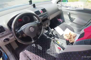 Хэтчбек Volkswagen Golf 2004 в Днепре