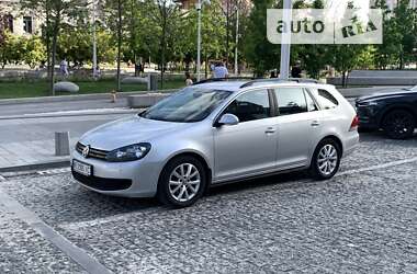 Універсал Volkswagen Golf 2013 в Дніпрі