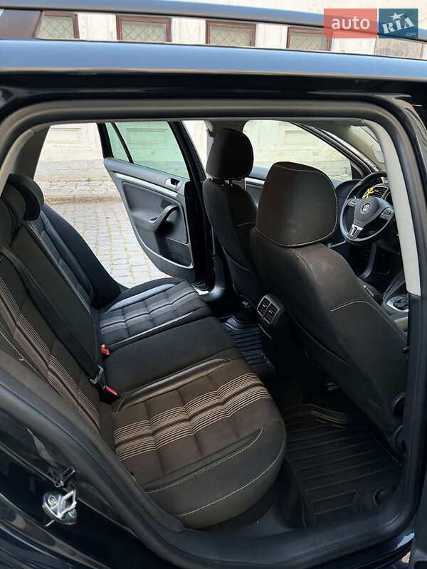 Универсал Volkswagen Golf 2013 в Киеве