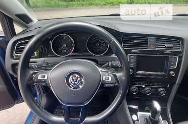 Хетчбек Volkswagen Golf 2014 в Києві