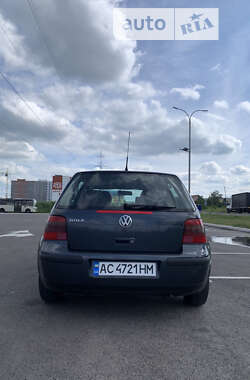 Хетчбек Volkswagen Golf 2001 в Луцьку