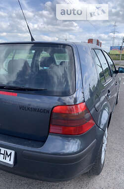 Хетчбек Volkswagen Golf 2001 в Луцьку