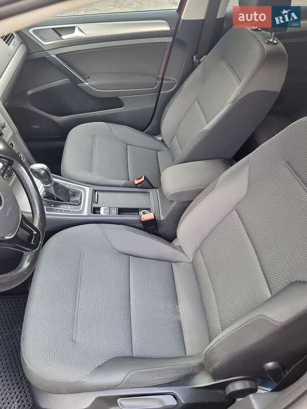 Універсал Volkswagen Golf 2014 в Мукачевому