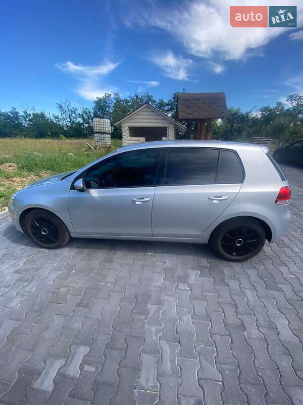Хетчбек Volkswagen Golf 2009 в Києві