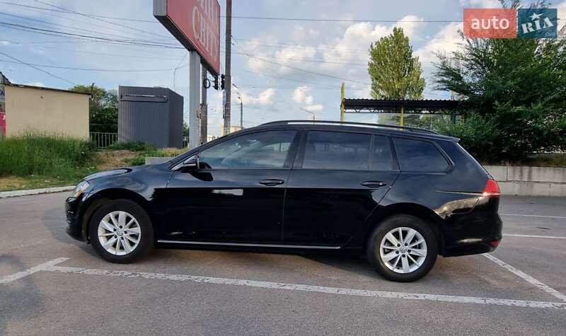 Универсал Volkswagen Golf 2016 в Днепре