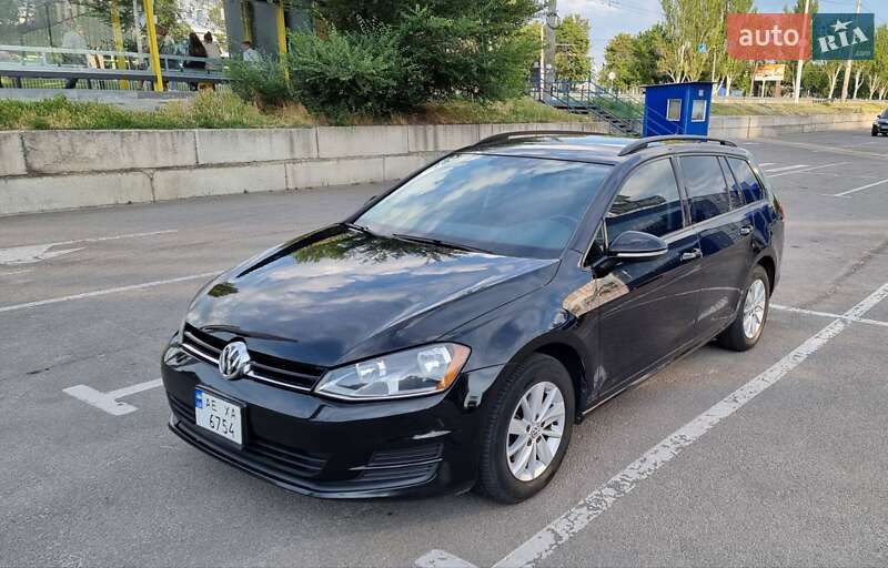 Универсал Volkswagen Golf 2016 в Днепре