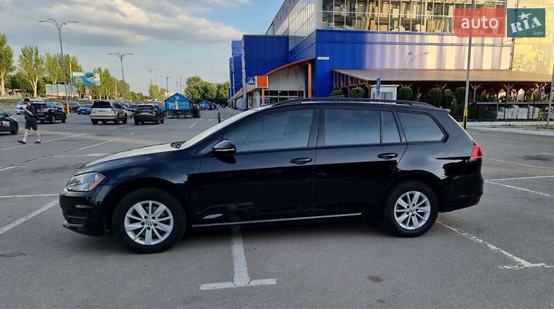 Универсал Volkswagen Golf 2016 в Днепре