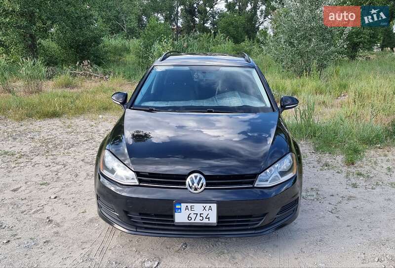 Универсал Volkswagen Golf 2016 в Днепре