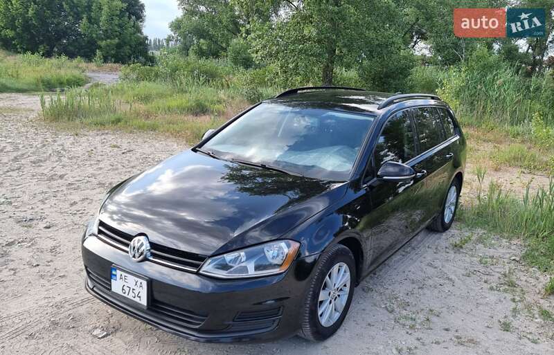 Универсал Volkswagen Golf 2016 в Днепре