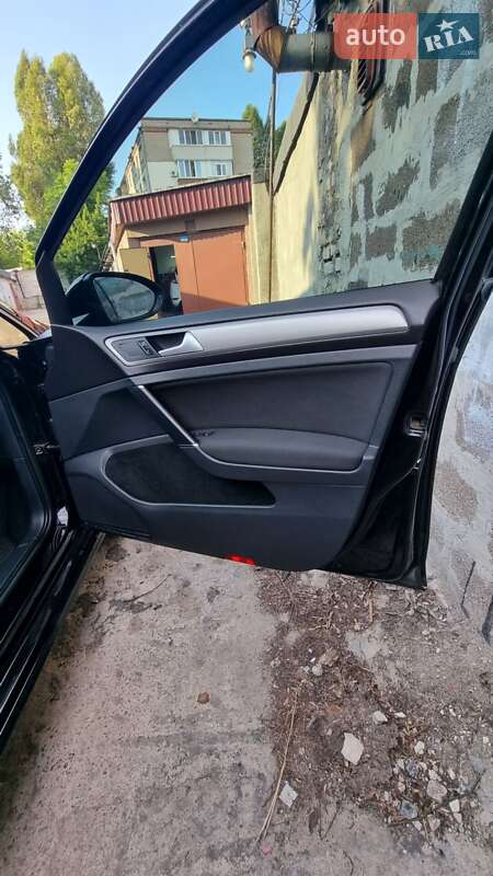 Универсал Volkswagen Golf 2016 в Днепре