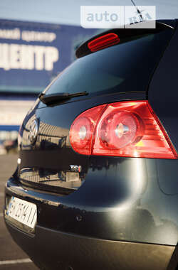 Хетчбек Volkswagen Golf 2008 в Рівному