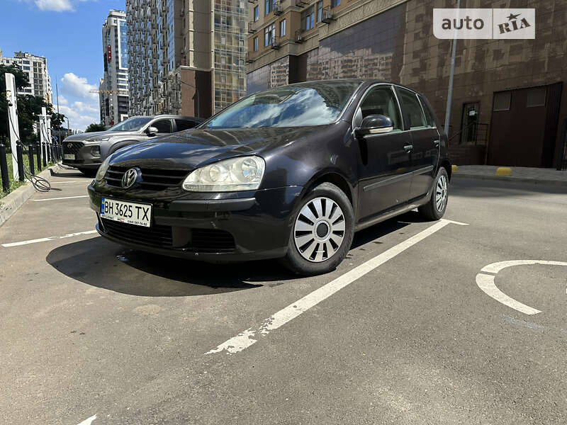 Хетчбек Volkswagen Golf 2004 в Одесі