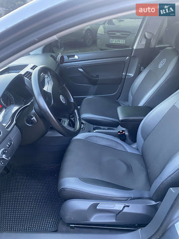 Хетчбек Volkswagen Golf 2006 в Запоріжжі