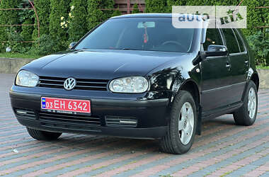 Хэтчбек Volkswagen Golf 2001 в Староконстантинове